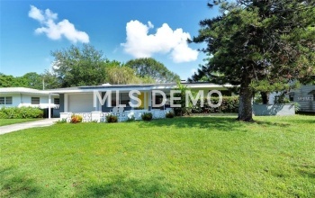 2217 GOLDENROD STREET, SARASOTA, Florida 34239, 3 Bedrooms Bedrooms, 6 Rooms Rooms,3 BathroomsBathrooms,Residential,For sale,GOLDENROD,A4197518