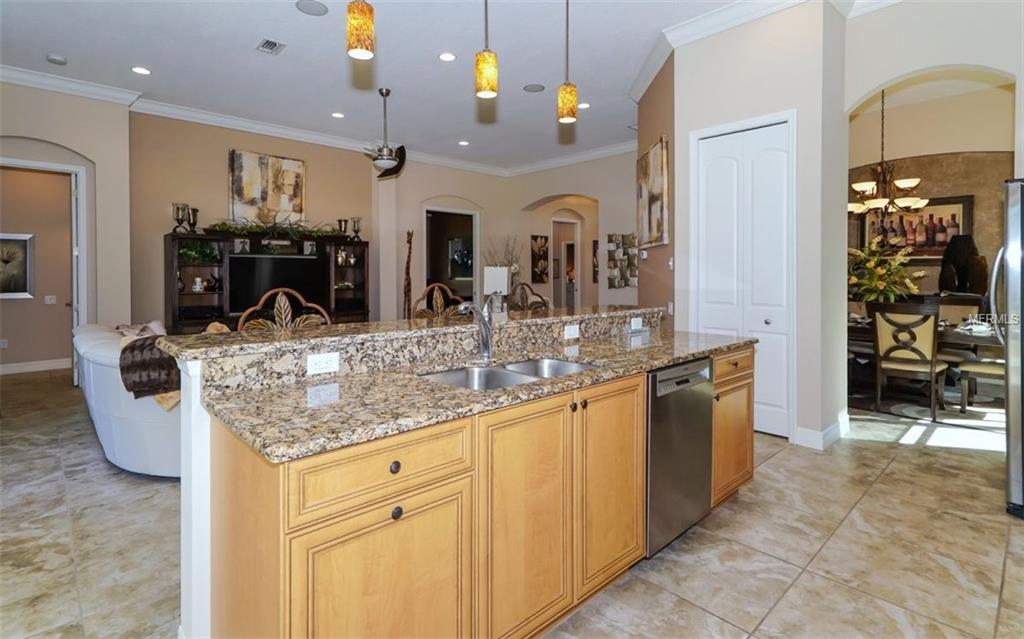 4932 TOBERMORY WAY, BRADENTON, Florida 34211, 2 Bedrooms Bedrooms, 7 Rooms Rooms,2 BathroomsBathrooms,Residential,For sale,TOBERMORY,A4207461