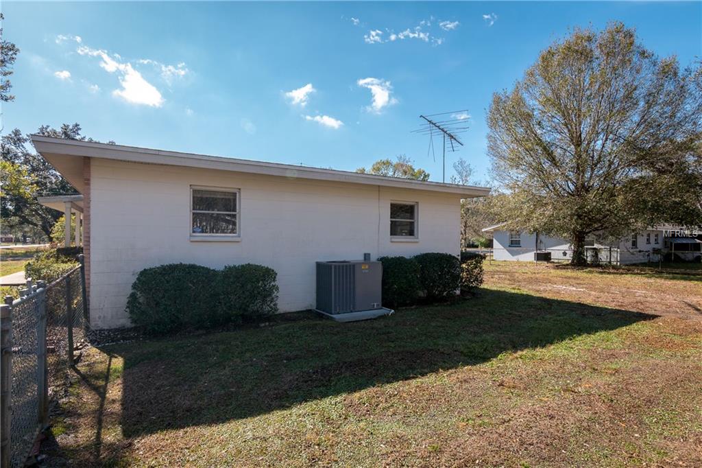 5720 N DAUGHTERY ROAD, LAKELAND, Florida 33809, 3 Bedrooms Bedrooms, 4 Rooms Rooms,2 BathroomsBathrooms,Residential,For sale,DAUGHTERY,T2925796