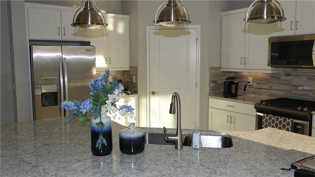 7564 DIVOT LOOP, BRADENTON, Florida 34202, 3 Bedrooms Bedrooms, 6 Rooms Rooms,2 BathroomsBathrooms,Residential,For sale,DIVOT,A4208716