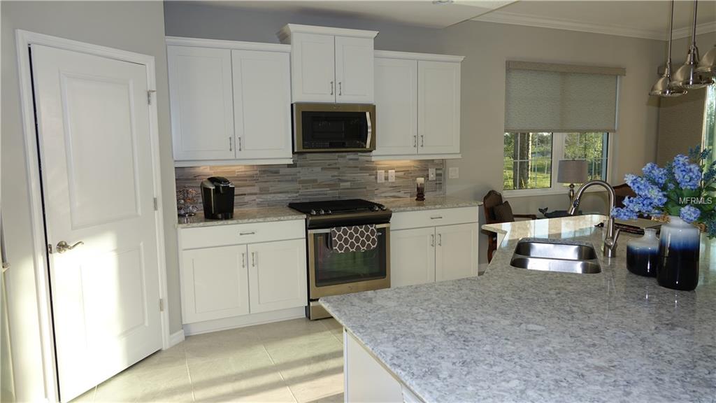 7564 DIVOT LOOP, BRADENTON, Florida 34202, 3 Bedrooms Bedrooms, 6 Rooms Rooms,2 BathroomsBathrooms,Residential,For sale,DIVOT,A4208716