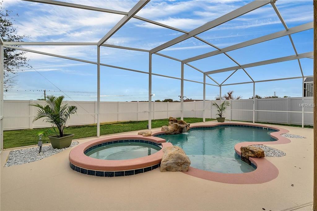 1214 BLACKHEATH COURT, DAVENPORT, Florida 33897, 5 Bedrooms Bedrooms, 8 Rooms Rooms,3 BathroomsBathrooms,Residential,For sale,BLACKHEATH,O5560989