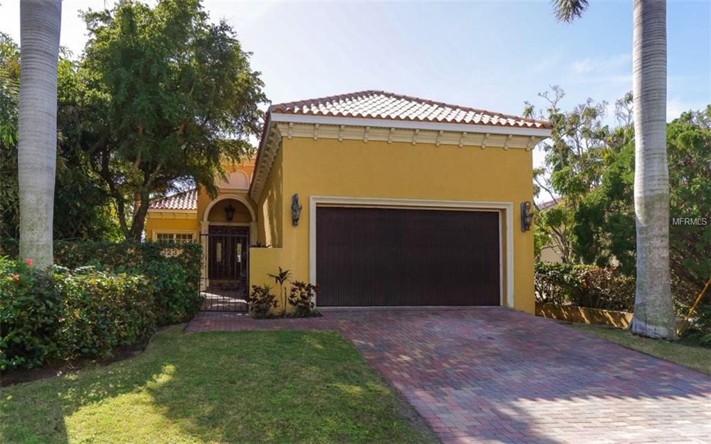 323 S WASHINGTON DRIVE, SARASOTA, Florida 34236, 3 Bedrooms Bedrooms, 7 Rooms Rooms,3 BathroomsBathrooms,Residential,For sale,WASHINGTON,A4209906