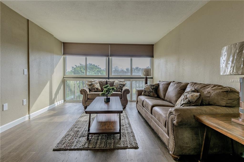 800 COVE CAY DRIVE, CLEARWATER, Florida 33760, 3 Bedrooms Bedrooms, 5 Rooms Rooms,2 BathroomsBathrooms,Residential,For sale,COVE CAY,T2928494