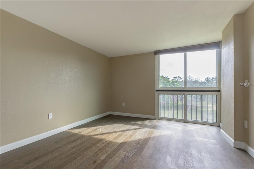 800 COVE CAY DRIVE, CLEARWATER, Florida 33760, 3 Bedrooms Bedrooms, 5 Rooms Rooms,2 BathroomsBathrooms,Residential,For sale,COVE CAY,T2928494