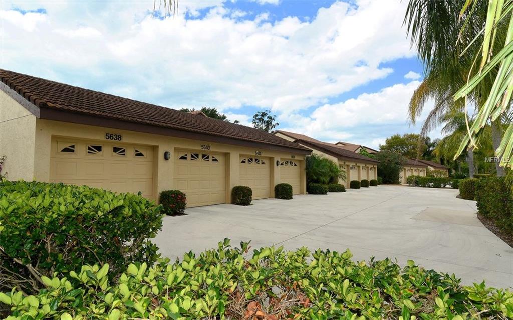5640 ASHTON LAKE DRIVE, SARASOTA, Florida 34231, 3 Bedrooms Bedrooms, 6 Rooms Rooms,2 BathroomsBathrooms,Residential,For sale,ASHTON LAKE,A4178040