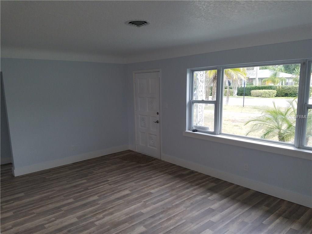 6121 4TH STREET S, ST PETERSBURG, Florida 33705, 2 Bedrooms Bedrooms, 3 Rooms Rooms,2 BathroomsBathrooms,Residential,For sale,4TH,U7838063