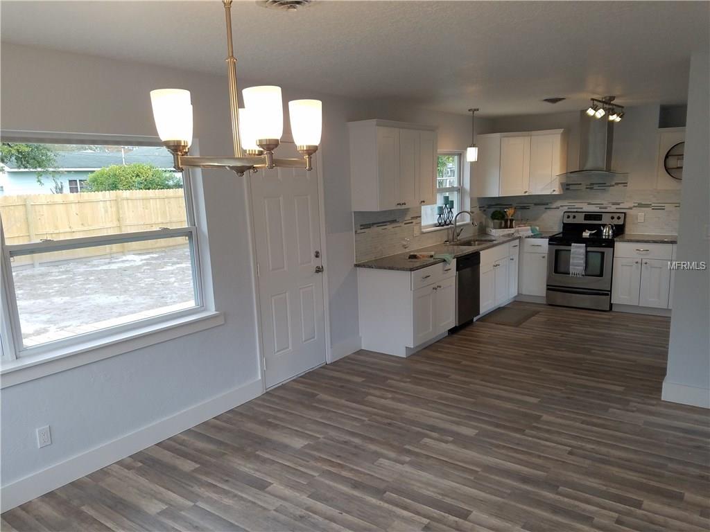 6121 4TH STREET S, ST PETERSBURG, Florida 33705, 2 Bedrooms Bedrooms, 3 Rooms Rooms,2 BathroomsBathrooms,Residential,For sale,4TH,U7838063