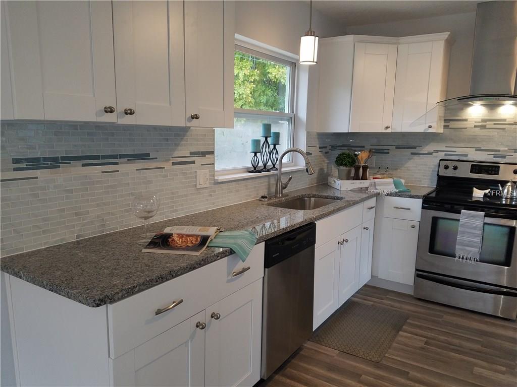 6121 4TH STREET S, ST PETERSBURG, Florida 33705, 2 Bedrooms Bedrooms, 3 Rooms Rooms,2 BathroomsBathrooms,Residential,For sale,4TH,U7838063