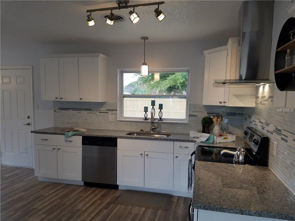 6121 4TH STREET S, ST PETERSBURG, Florida 33705, 2 Bedrooms Bedrooms, 3 Rooms Rooms,2 BathroomsBathrooms,Residential,For sale,4TH,U7838063