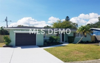 6121 4TH STREET S, ST PETERSBURG, Florida 33705, 2 Bedrooms Bedrooms, 3 Rooms Rooms,2 BathroomsBathrooms,Residential,For sale,4TH,U7838063