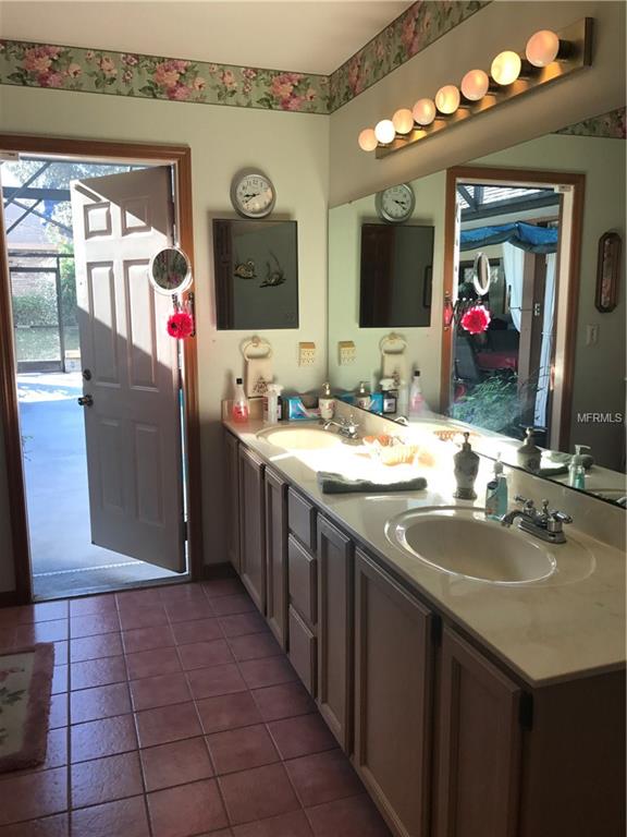 642 N GOODRICH DRIVE, DELTONA, Florida 32725, 4 Bedrooms Bedrooms, 10 Rooms Rooms,3 BathroomsBathrooms,Residential,For sale,GOODRICH,O5548659