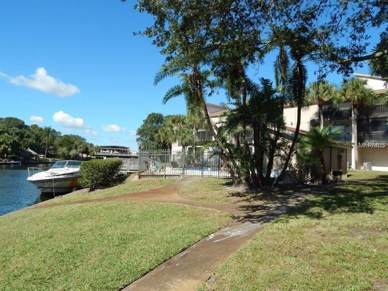 6345 NEWTOWN CIRCLE, TAMPA, Florida 33615, 3 Bedrooms Bedrooms, 6 Rooms Rooms,2 BathroomsBathrooms,Residential,For sale,NEWTOWN,O5554233