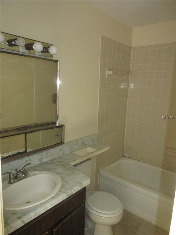 6345 NEWTOWN CIRCLE, TAMPA, Florida 33615, 3 Bedrooms Bedrooms, 6 Rooms Rooms,2 BathroomsBathrooms,Residential,For sale,NEWTOWN,O5554233