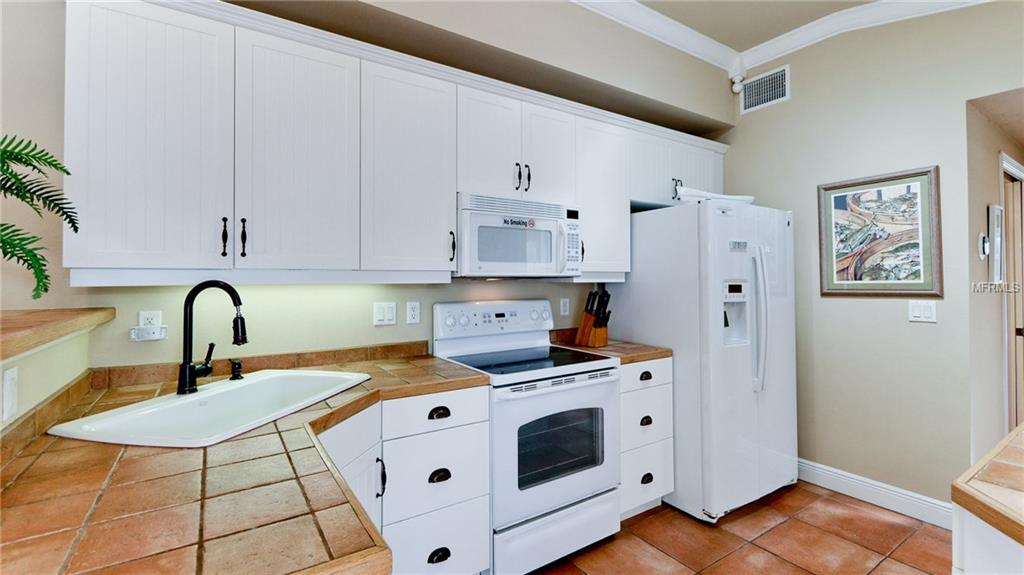 3211 GULF DRIVE, BRADENTON BEACH, Florida 34217, 1 Bedroom Bedrooms, 3 Rooms Rooms,1 BathroomBathrooms,Residential,For sale,GULF,A4206853