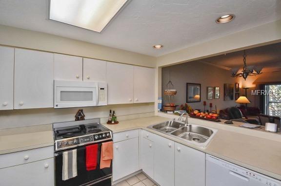 3731 SARASOTA SQUARE BOULEVARD, SARASOTA, Florida 34238, 1 Bedroom Bedrooms, 3 Rooms Rooms,2 BathroomsBathrooms,Residential,For sale,SARASOTA SQUARE,N5916255