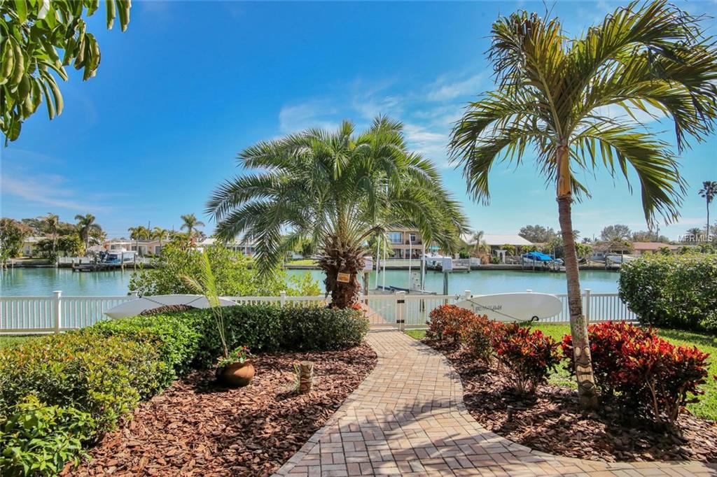 515 CRYSTAL DRIVE, MADEIRA BEACH, Florida 33708, 4 Bedrooms Bedrooms, 8 Rooms Rooms,3 BathroomsBathrooms,Residential,For sale,CRYSTAL,U7847486