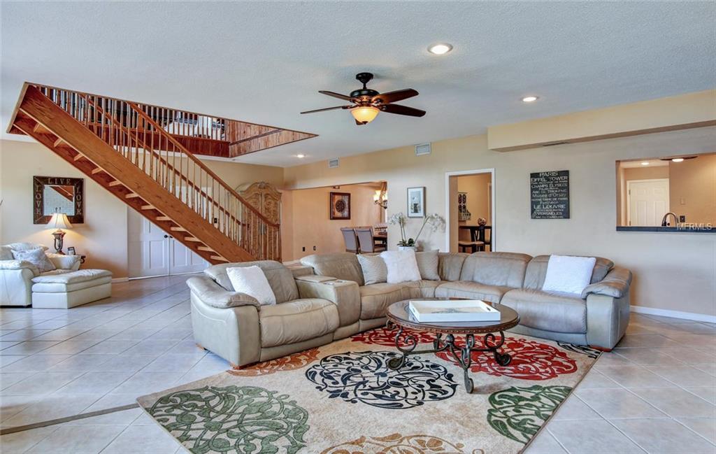 515 CRYSTAL DRIVE, MADEIRA BEACH, Florida 33708, 4 Bedrooms Bedrooms, 8 Rooms Rooms,3 BathroomsBathrooms,Residential,For sale,CRYSTAL,U7847486