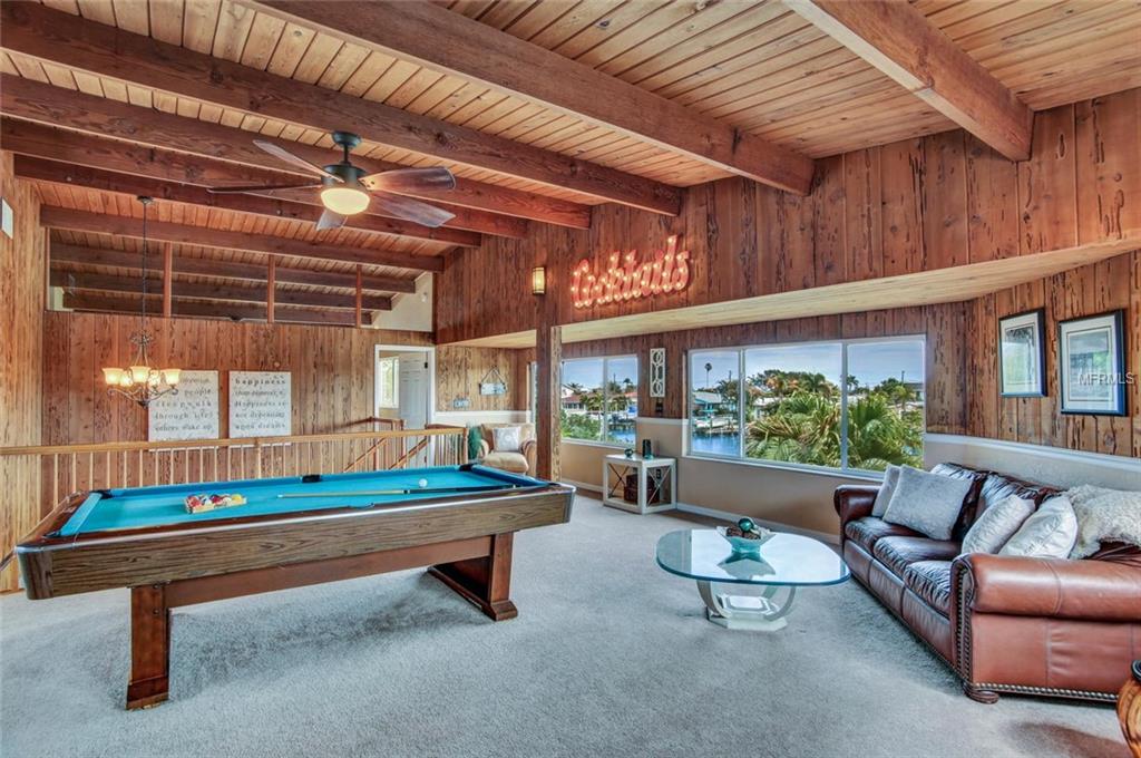 515 CRYSTAL DRIVE, MADEIRA BEACH, Florida 33708, 4 Bedrooms Bedrooms, 8 Rooms Rooms,3 BathroomsBathrooms,Residential,For sale,CRYSTAL,U7847486