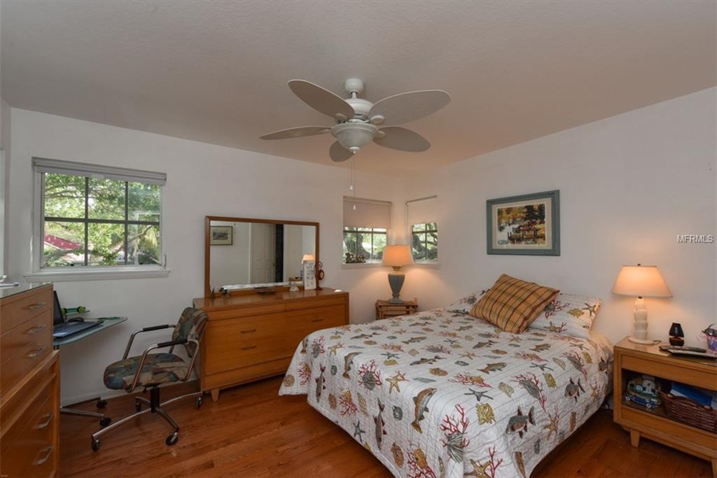1232 OYSTER COVE DRIVE, SARASOTA, Florida 34242, 4 Bedrooms Bedrooms, 10 Rooms Rooms,4 BathroomsBathrooms,Residential,For sale,OYSTER COVE,A4190489
