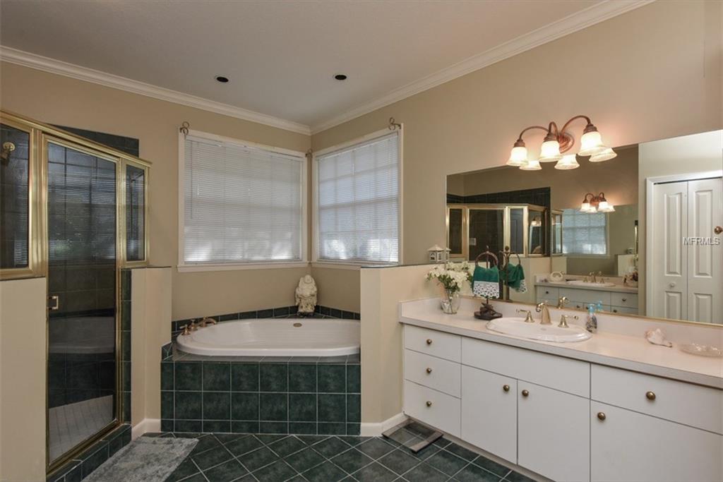 1232 OYSTER COVE DRIVE, SARASOTA, Florida 34242, 4 Bedrooms Bedrooms, 10 Rooms Rooms,4 BathroomsBathrooms,Residential,For sale,OYSTER COVE,A4190489