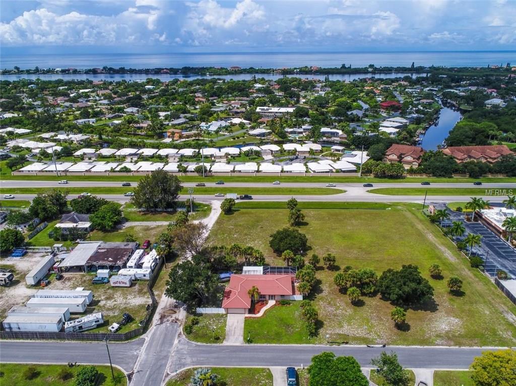 130 1ST AVENUE, NOKOMIS, Florida 34275, 2 Bedrooms Bedrooms, 6 Rooms Rooms,2 BathroomsBathrooms,Residential,For sale,1ST,A4195068