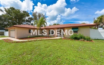 130 1ST AVENUE, NOKOMIS, Florida 34275, 2 Bedrooms Bedrooms, 6 Rooms Rooms,2 BathroomsBathrooms,Residential,For sale,1ST,A4195068