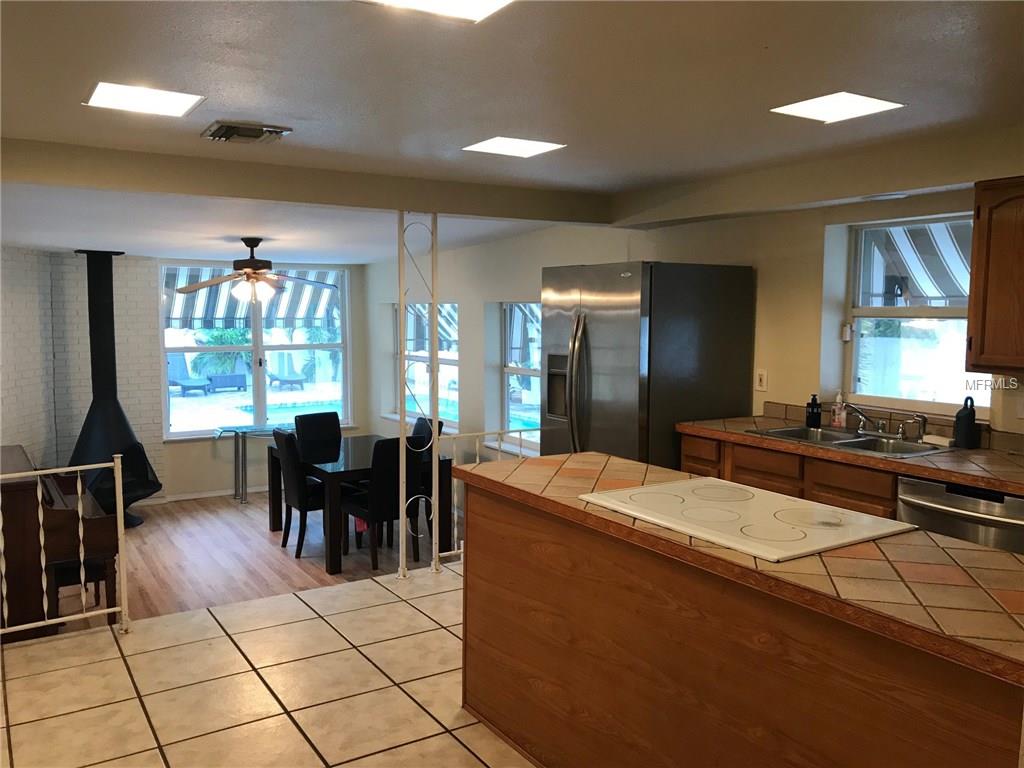 6238 14TH AVENUE S, GULFPORT, Florida 33707, 4 Bedrooms Bedrooms, 3 Rooms Rooms,3 BathroomsBathrooms,Residential,For sale,14TH,U7839626