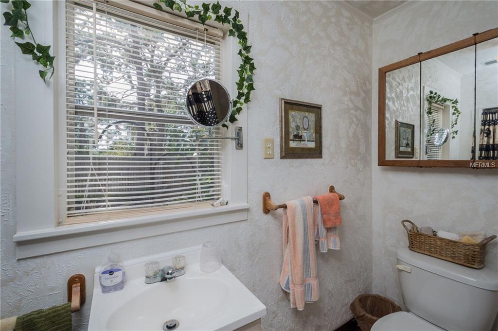 70 N ELM STREET, ENGLEWOOD, Florida 34223, 3 Bedrooms Bedrooms, 5 Rooms Rooms,2 BathroomsBathrooms,Residential,For sale,ELM,D5921921