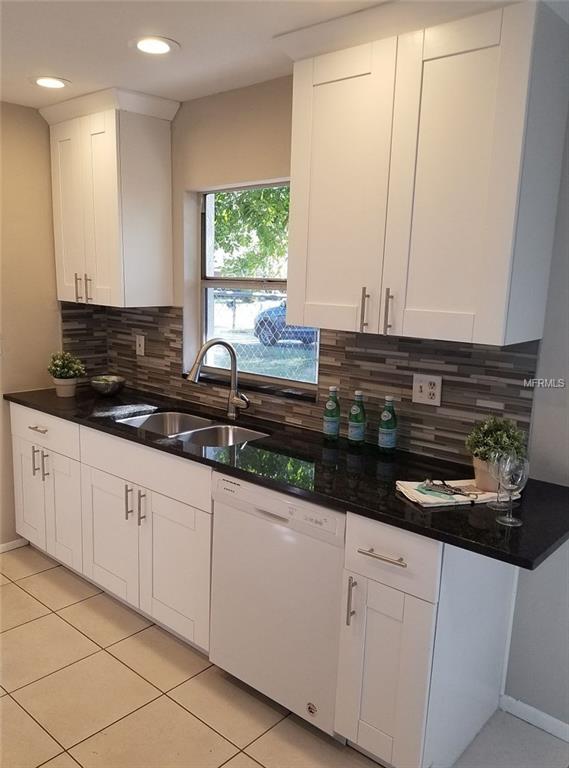 613 7TH STREET SE, LARGO, Florida 33771, 5 Bedrooms Bedrooms, 3 Rooms Rooms,2 BathroomsBathrooms,Residential,For sale,7TH,U7842824