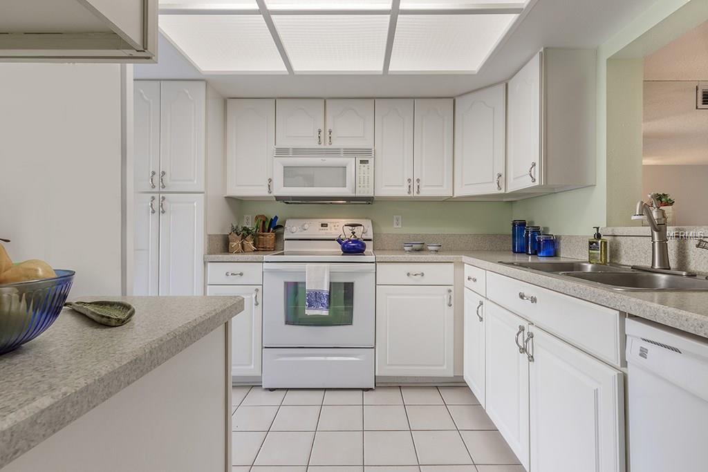 3153 LANDMARK DRIVE, CLEARWATER, Florida 33761, 2 Bedrooms Bedrooms, 4 Rooms Rooms,2 BathroomsBathrooms,Residential,For sale,LANDMARK,T2926828