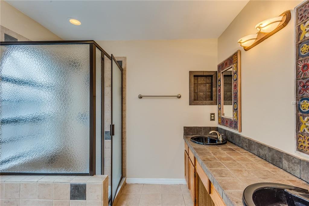 1020 SILCOX BRANCH CIRCLE, OVIEDO, Florida 32765, 5 Bedrooms Bedrooms, 9 Rooms Rooms,2 BathroomsBathrooms,Residential,For sale,SILCOX BRANCH,O5561657