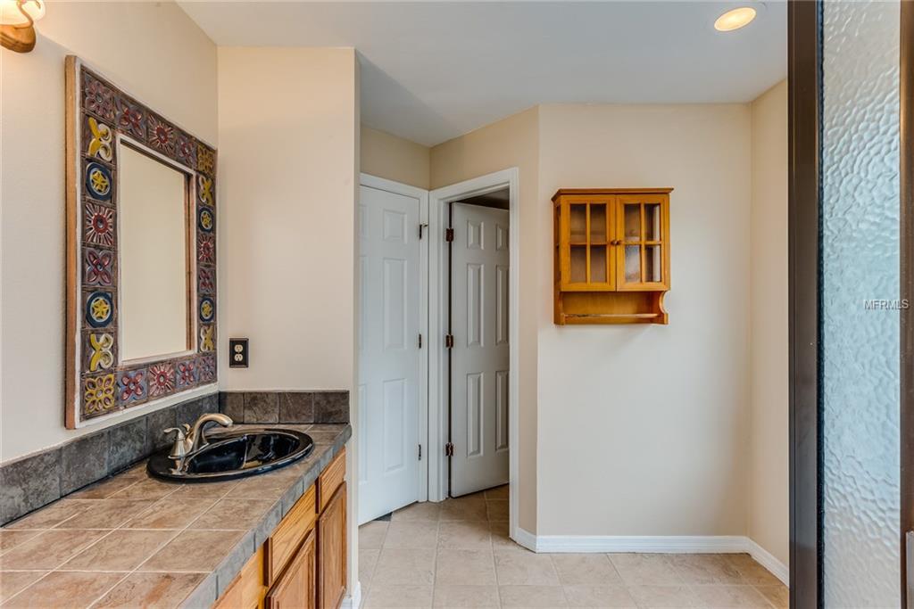 1020 SILCOX BRANCH CIRCLE, OVIEDO, Florida 32765, 5 Bedrooms Bedrooms, 9 Rooms Rooms,2 BathroomsBathrooms,Residential,For sale,SILCOX BRANCH,O5561657