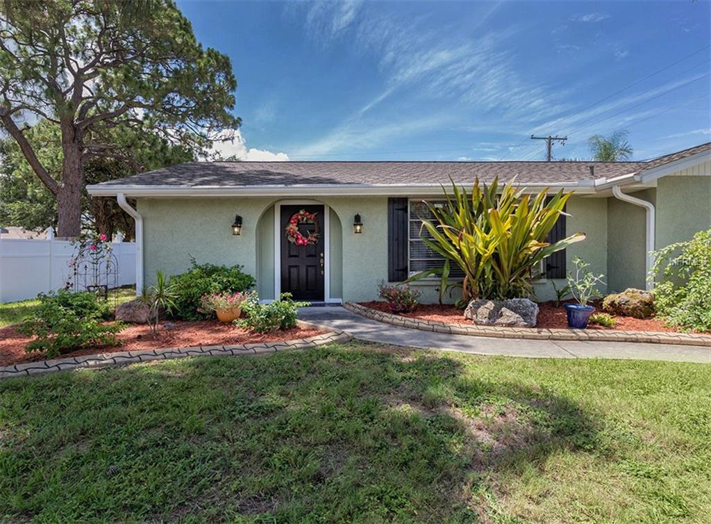 271 GRANT ROAD, VENICE, Florida 34293, 4 Bedrooms Bedrooms, 9 Rooms Rooms,2 BathroomsBathrooms,Residential,For sale,GRANT,N5913462