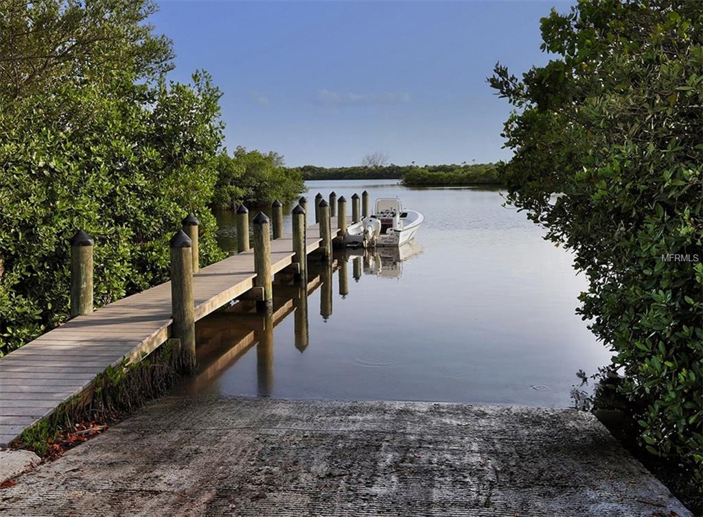 271 GRANT ROAD, VENICE, Florida 34293, 4 Bedrooms Bedrooms, 9 Rooms Rooms,2 BathroomsBathrooms,Residential,For sale,GRANT,N5913462