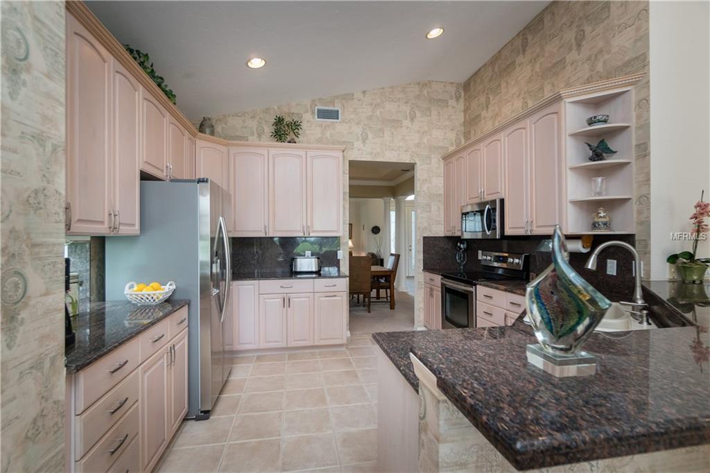 7332 SAINT GEORGES WAY, UNIVERSITY PARK, Florida 34201, 3 Bedrooms Bedrooms, 6 Rooms Rooms,2 BathroomsBathrooms,Residential,For sale,SAINT GEORGES,A4197589