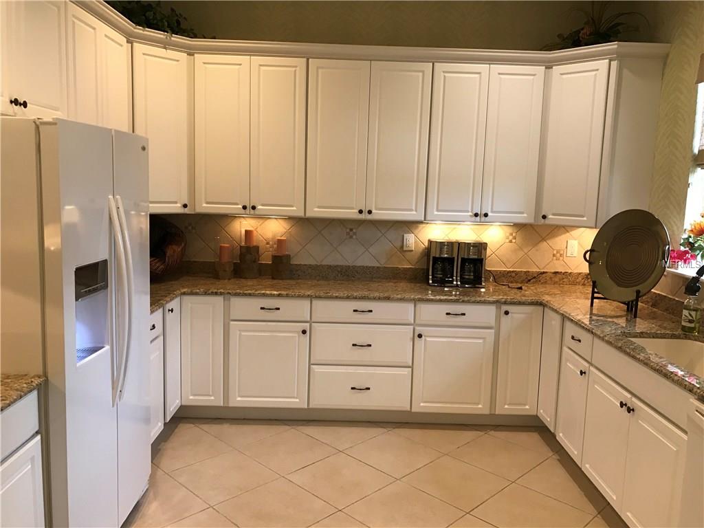 454 LAKE VISTA DRIVE, AUBURNDALE, Florida 33823, 3 Bedrooms Bedrooms, 8 Rooms Rooms,3 BathroomsBathrooms,Residential,For sale,LAKE VISTA,P4717921