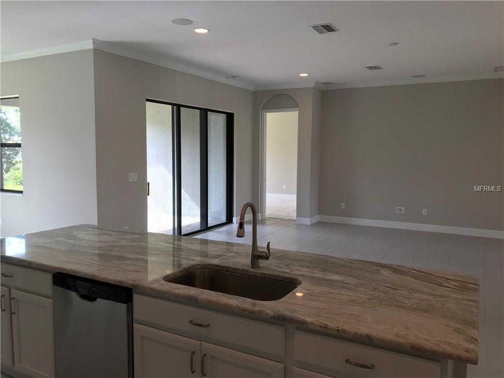 454 LAKE VISTA DRIVE, AUBURNDALE, Florida 33823, 3 Bedrooms Bedrooms, 8 Rooms Rooms,3 BathroomsBathrooms,Residential,For sale,LAKE VISTA,P4717921