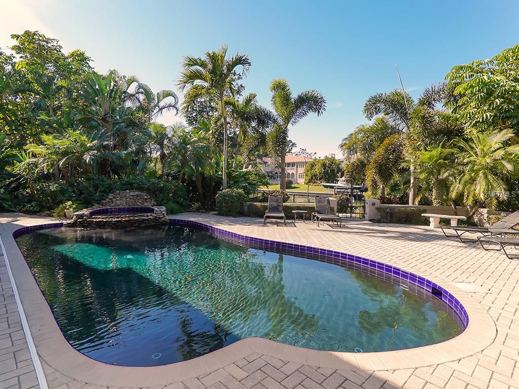 525 PUTTER LANE, LONGBOAT KEY, Florida 34228, 4 Bedrooms Bedrooms, 8 Rooms Rooms,4 BathroomsBathrooms,Residential,For sale,PUTTER,A4207471