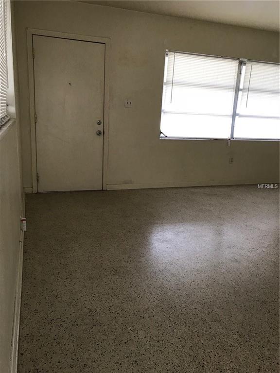 110 POLK DRIVE, WINTER HAVEN, Florida 33884, 2 Bedrooms Bedrooms, 5 Rooms Rooms,1 BathroomBathrooms,Residential,For sale,POLK,L4725407