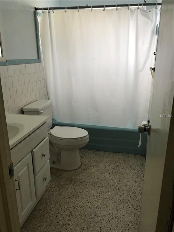 110 POLK DRIVE, WINTER HAVEN, Florida 33884, 2 Bedrooms Bedrooms, 5 Rooms Rooms,1 BathroomBathrooms,Residential,For sale,POLK,L4725407