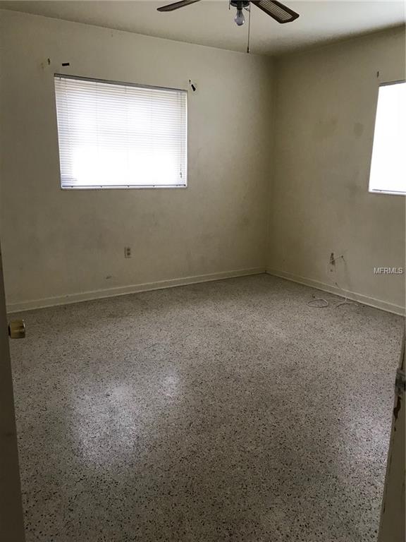 110 POLK DRIVE, WINTER HAVEN, Florida 33884, 2 Bedrooms Bedrooms, 5 Rooms Rooms,1 BathroomBathrooms,Residential,For sale,POLK,L4725407