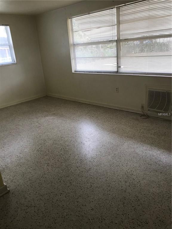 110 POLK DRIVE, WINTER HAVEN, Florida 33884, 2 Bedrooms Bedrooms, 5 Rooms Rooms,1 BathroomBathrooms,Residential,For sale,POLK,L4725407