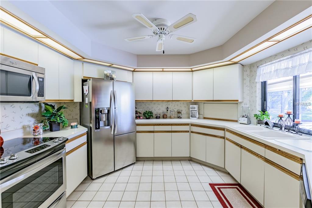 3909 LITHIA RIDGE BOULEVARD, VALRICO, Florida 33596, 5 Bedrooms Bedrooms, 10 Rooms Rooms,3 BathroomsBathrooms,Residential,For sale,LITHIA RIDGE,T2927872