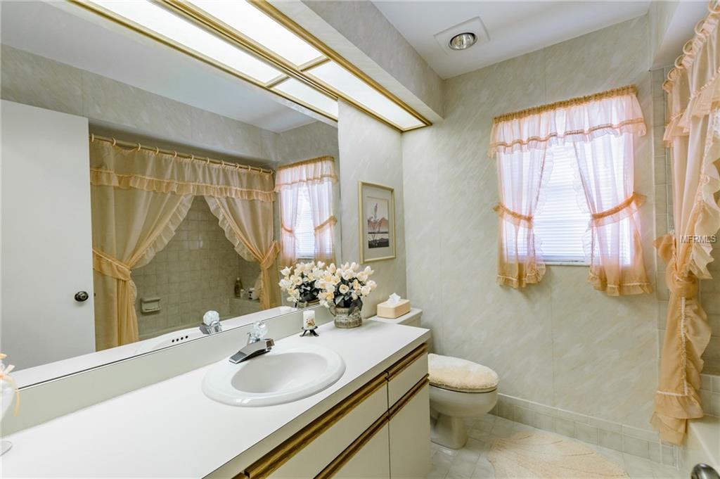 3909 LITHIA RIDGE BOULEVARD, VALRICO, Florida 33596, 5 Bedrooms Bedrooms, 10 Rooms Rooms,3 BathroomsBathrooms,Residential,For sale,LITHIA RIDGE,T2927872