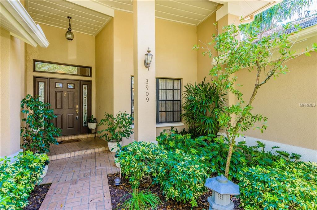 3909 LITHIA RIDGE BOULEVARD, VALRICO, Florida 33596, 5 Bedrooms Bedrooms, 10 Rooms Rooms,3 BathroomsBathrooms,Residential,For sale,LITHIA RIDGE,T2927872