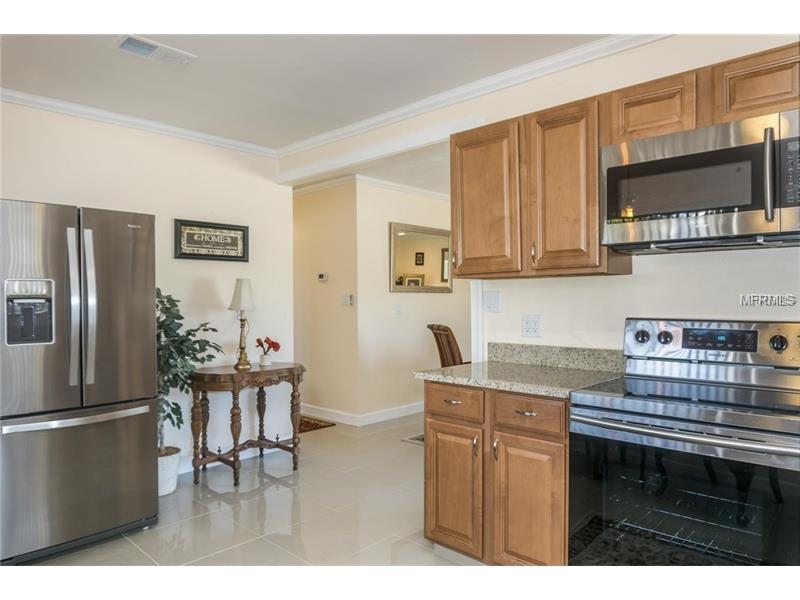 317 HARBOR DRIVE S, VENICE, Florida 34285, 2 Bedrooms Bedrooms, 5 Rooms Rooms,3 BathroomsBathrooms,Residential,For sale,HARBOR,N5916398