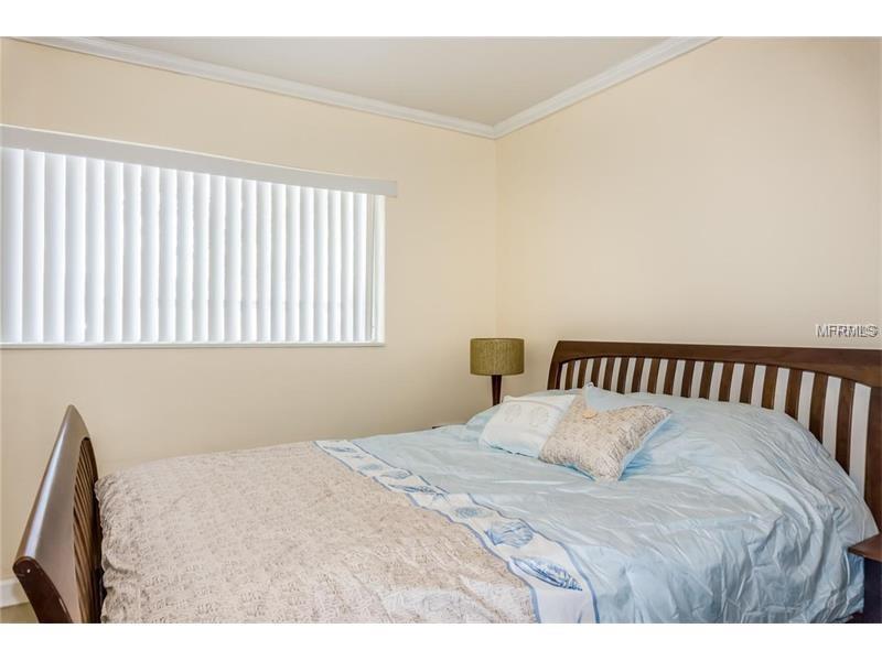 317 HARBOR DRIVE S, VENICE, Florida 34285, 2 Bedrooms Bedrooms, 5 Rooms Rooms,3 BathroomsBathrooms,Residential,For sale,HARBOR,N5916398