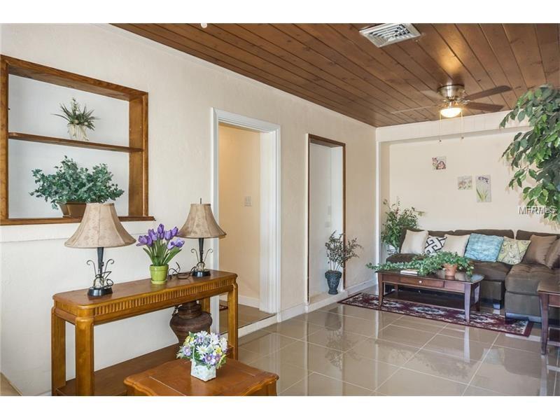 317 HARBOR DRIVE S, VENICE, Florida 34285, 2 Bedrooms Bedrooms, 5 Rooms Rooms,3 BathroomsBathrooms,Residential,For sale,HARBOR,N5916398