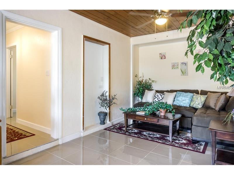 317 HARBOR DRIVE S, VENICE, Florida 34285, 2 Bedrooms Bedrooms, 5 Rooms Rooms,3 BathroomsBathrooms,Residential,For sale,HARBOR,N5916398